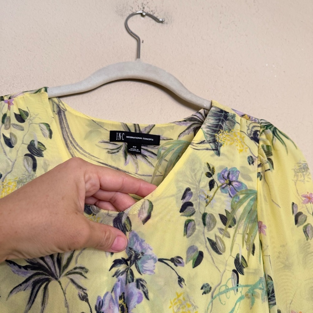 INC International Concepts Pretty Yellow Floral Blouse Top Sz PP Spring Summer - Picture 5 of 16